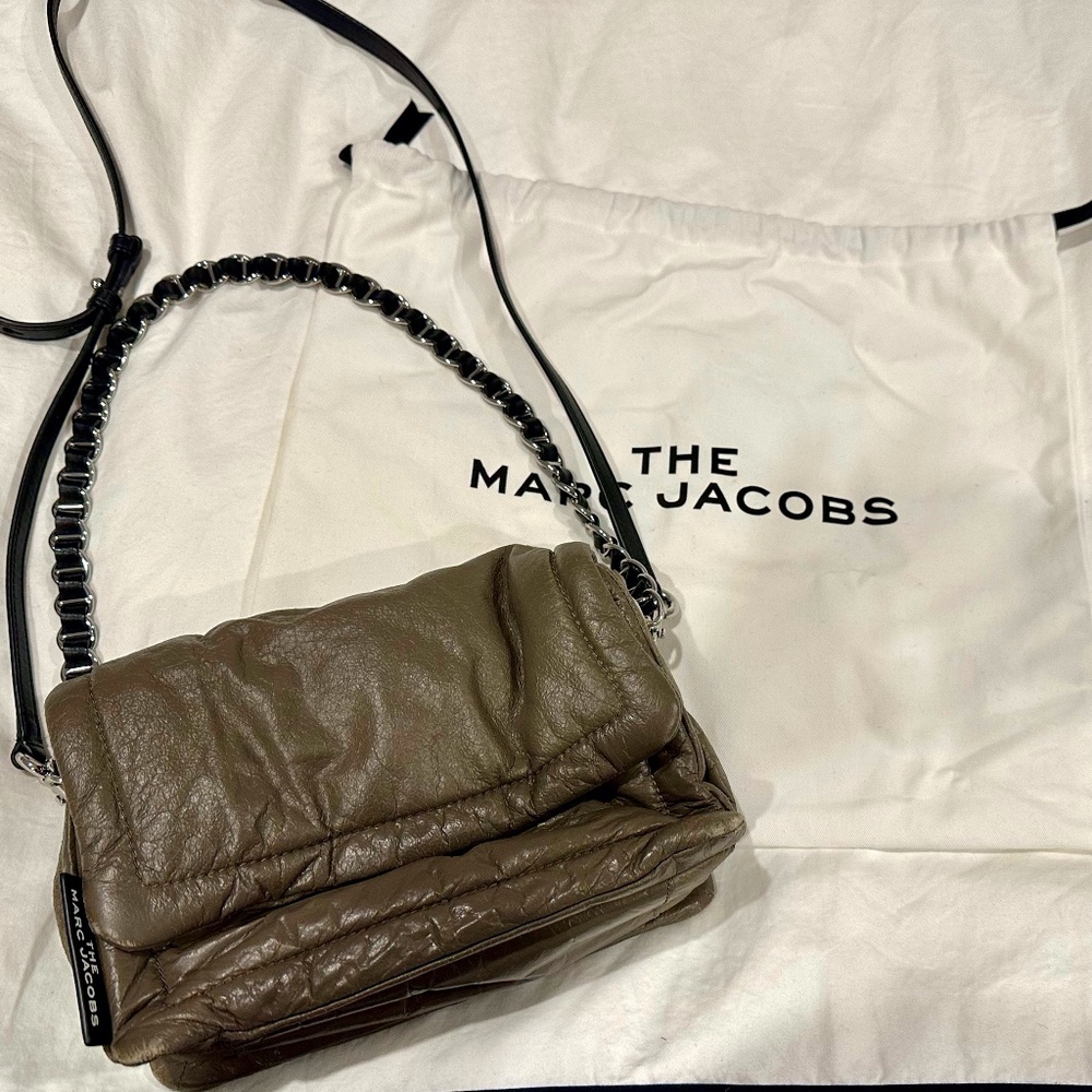 MARC JACOBS "THE PILLOW BAG" OLIVE SHOULDER LEATHER CROSSBODY (100% Auth)